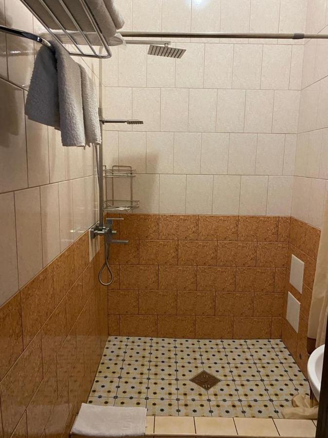 Hotel Gostynnyi Dvir بوتشا المظهر الخارجي الصورة