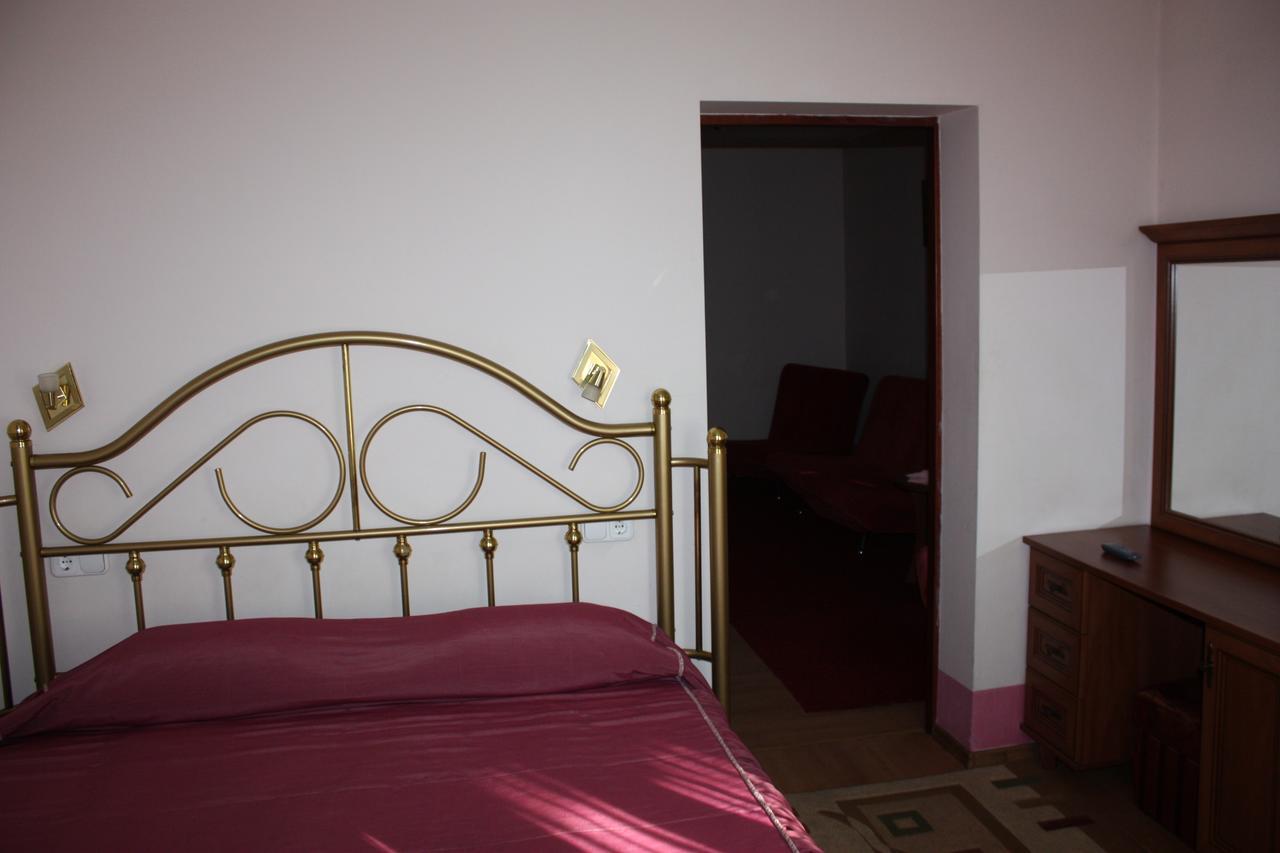 Hotel Gostynnyi Dvir بوتشا الغرفة الصورة