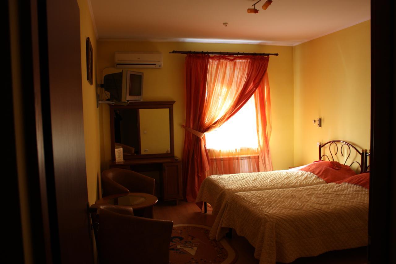 Hotel Gostynnyi Dvir بوتشا الغرفة الصورة